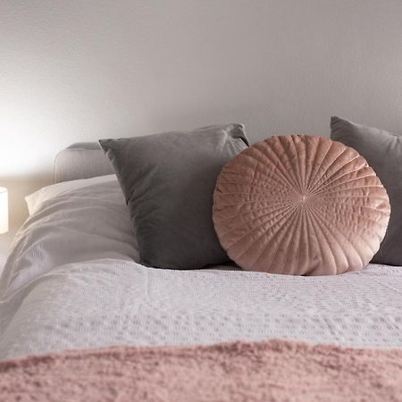 Lovely City Town House With Free Parking Sleeps 2 To 6 Guests ヨーク エクステリア 写真