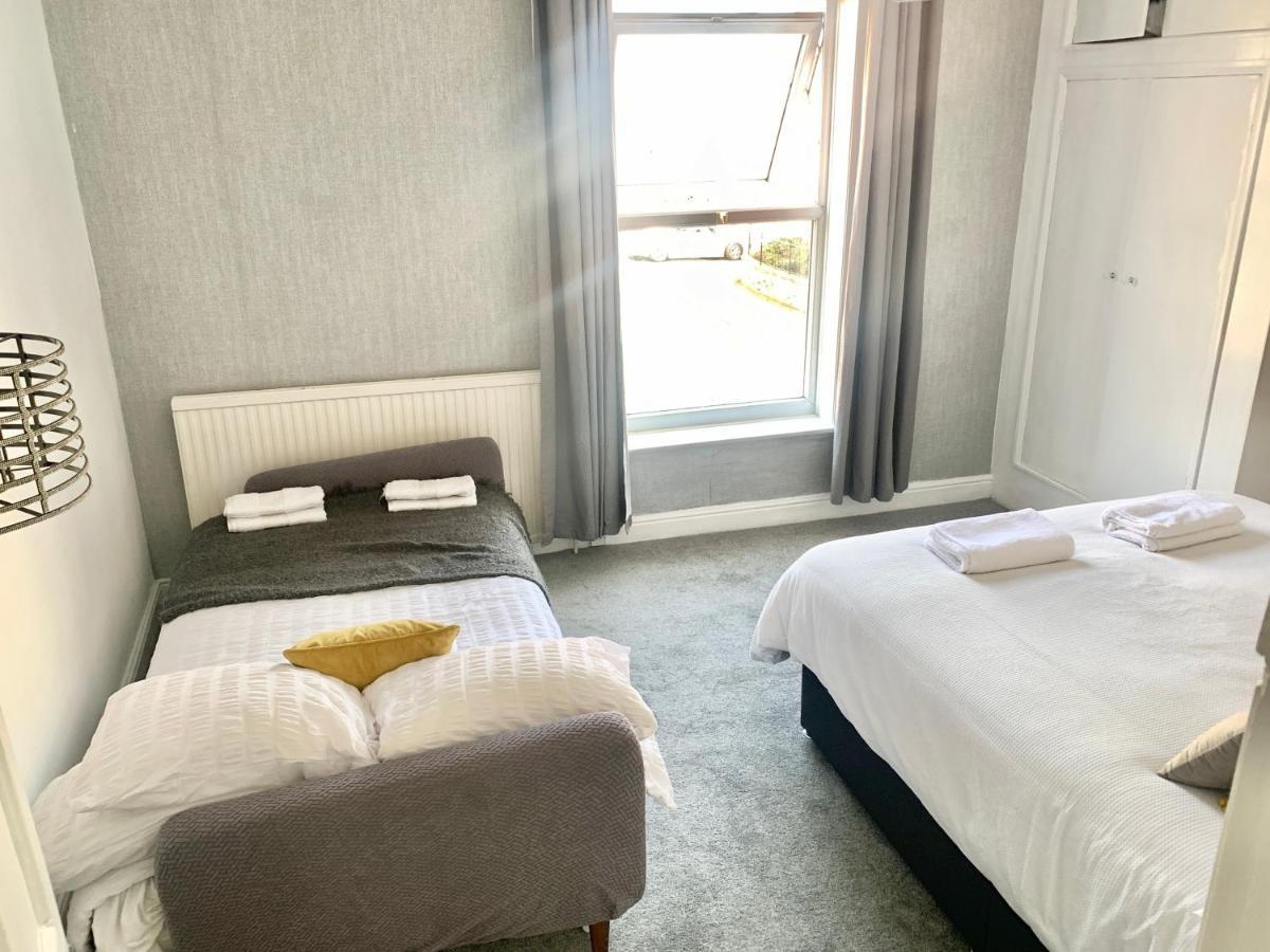 Lovely City Town House With Free Parking Sleeps 2 To 6 Guests ヨーク エクステリア 写真