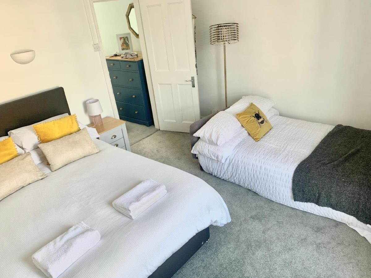 Lovely City Town House With Free Parking Sleeps 2 To 6 Guests ヨーク エクステリア 写真