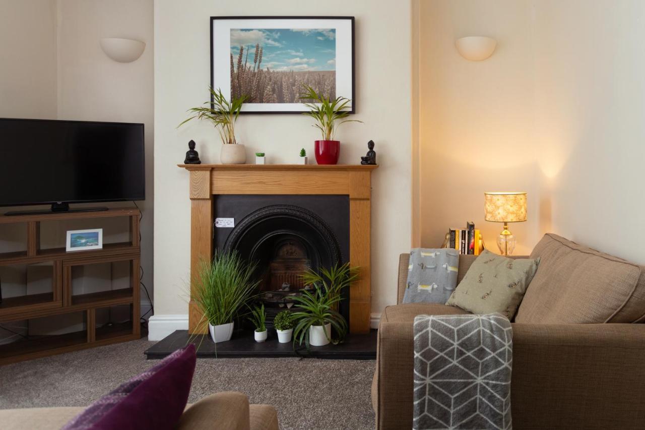 Lovely City Town House With Free Parking Sleeps 2 To 6 Guests ヨーク エクステリア 写真