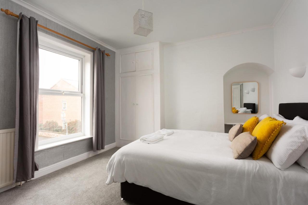 Lovely City Town House With Free Parking Sleeps 2 To 6 Guests ヨーク エクステリア 写真