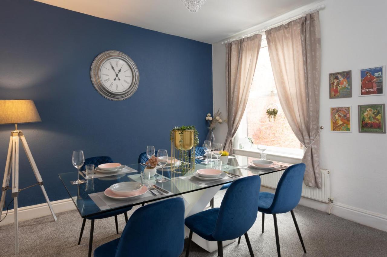 Lovely City Town House With Free Parking Sleeps 2 To 6 Guests ヨーク エクステリア 写真