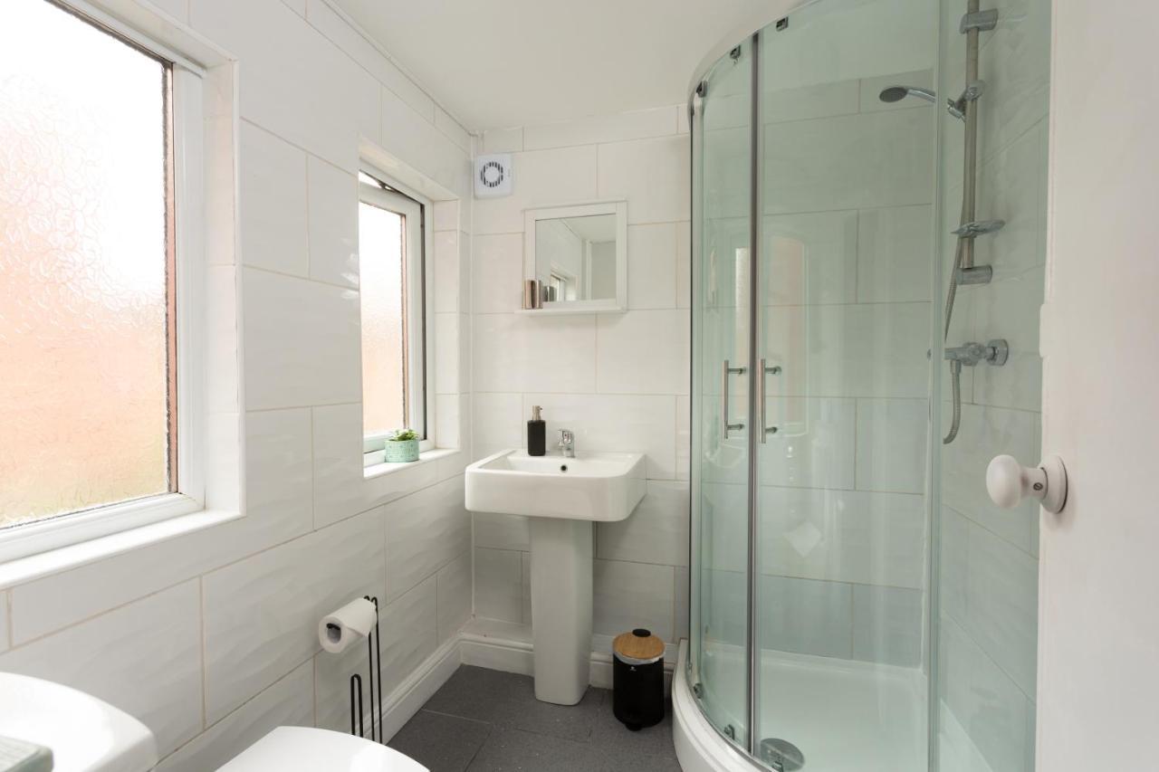 Lovely City Town House With Free Parking Sleeps 2 To 6 Guests ヨーク エクステリア 写真