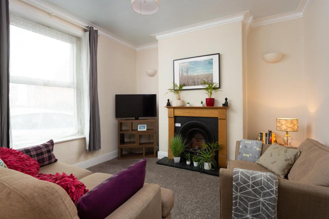 Lovely City Town House With Free Parking Sleeps 2 To 6 Guests ヨーク エクステリア 写真